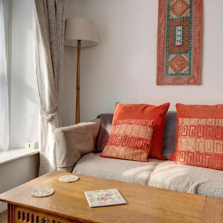 Katrinas Apartment By Treetop Property Cirencester Esterno foto