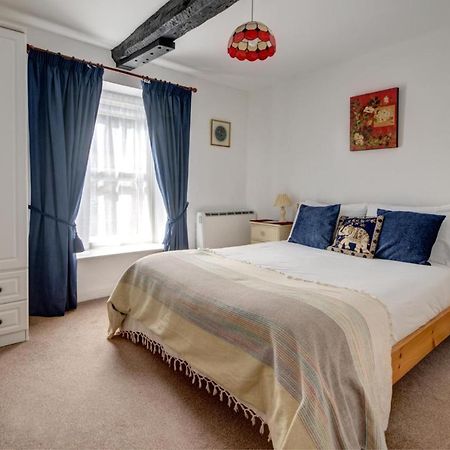 Katrinas Apartment By Treetop Property Cirencester Esterno foto